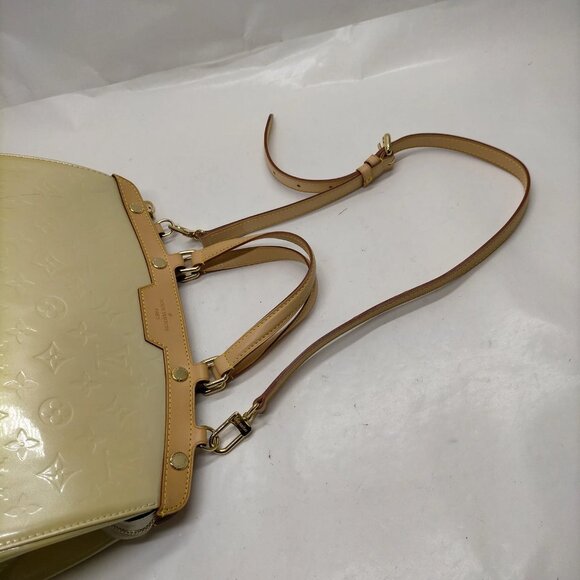 Authentic Louis Vuitton Brea MM Yellow Vernis Hand Bag mn517-112725 - Picture 5 of 16